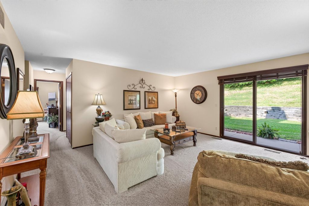 5217 Balmoral Lane, Bloomington, MN 55437 — photo 2