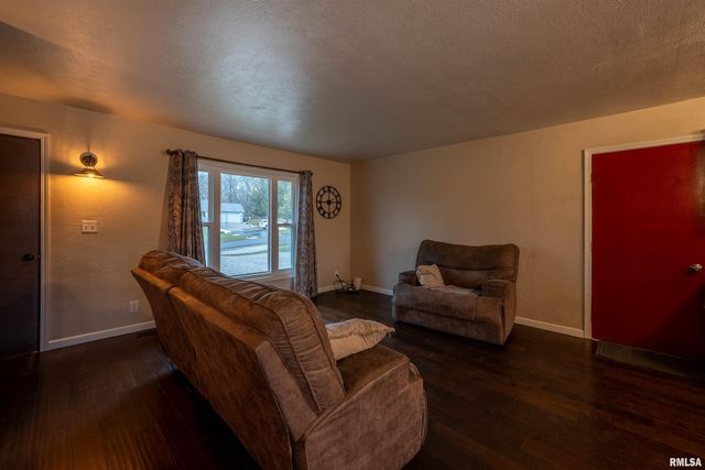 6528 S NAVAJO Drive, Bartonville, IL 61607