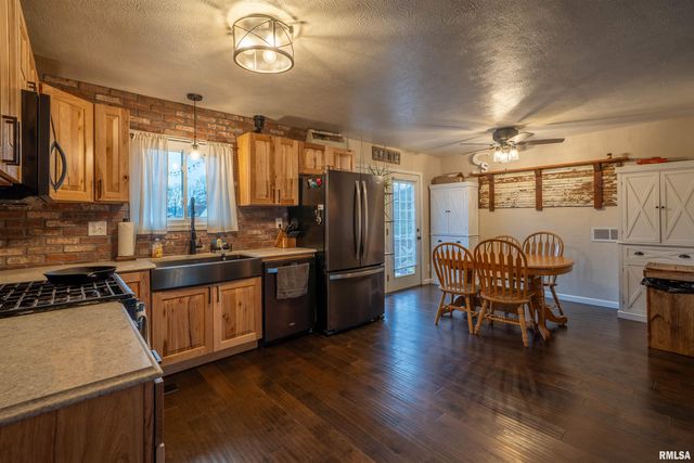 6528 S NAVAJO Drive, Bartonville, IL 61607