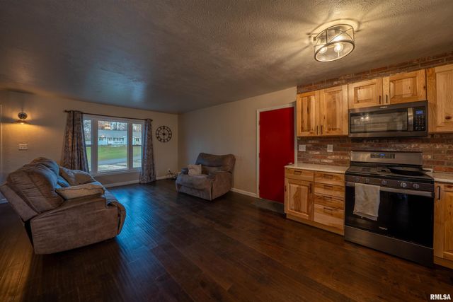 6528 S NAVAJO Drive, Bartonville, IL 61607