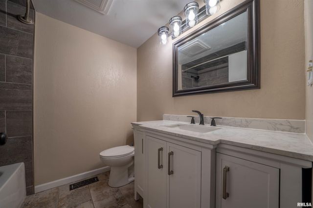 6528 S NAVAJO Drive, Bartonville, IL 61607