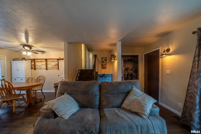 6528 S NAVAJO Drive, Bartonville, IL 61607