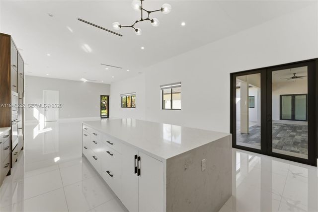 10005 SW 66th St, Miami, FL 33173