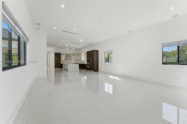 10005 SW 66th St, Miami, FL 33173