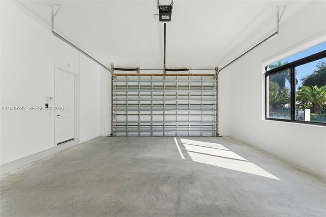 10005 SW 66th St, Miami, FL 33173