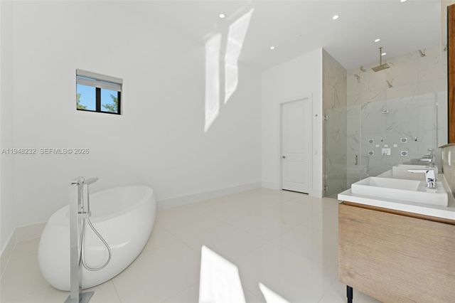 10005 SW 66th St, Miami, FL 33173