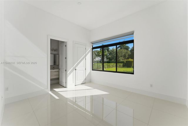 10005 SW 66th St, Miami, FL 33173