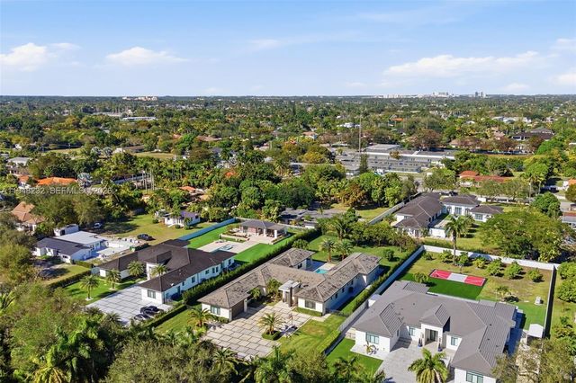 10005 SW 66th St, Miami, FL 33173