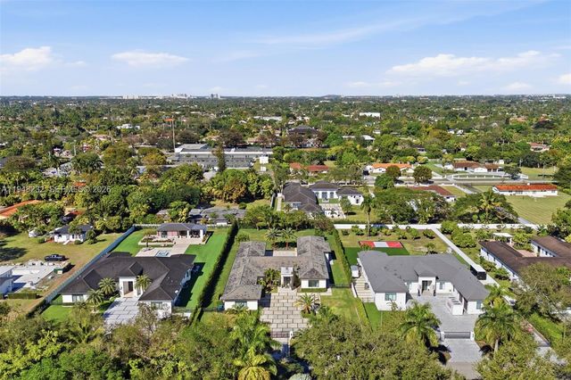 10005 SW 66th St, Miami, FL 33173