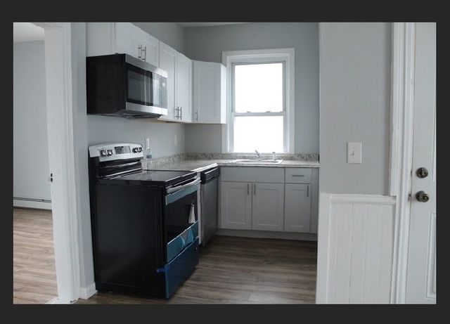 207 Pawtucket Avenue, Pawtucket, RI 02860