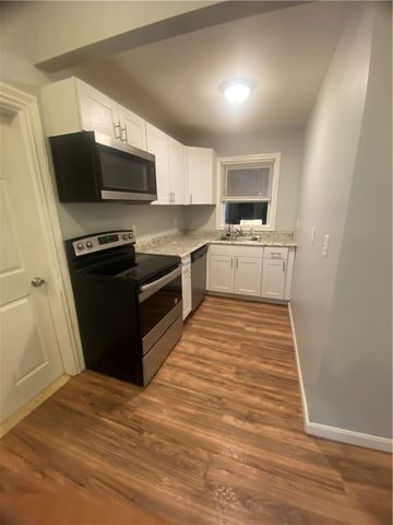 207 Pawtucket Avenue, Pawtucket, RI 02860