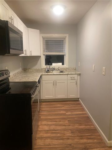 207 Pawtucket Avenue, Pawtucket, RI 02860