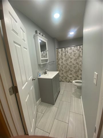 207 Pawtucket Avenue, Pawtucket, RI 02860