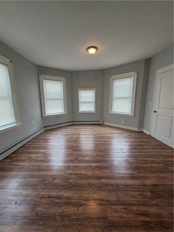 207 Pawtucket Avenue, Pawtucket, RI 02860