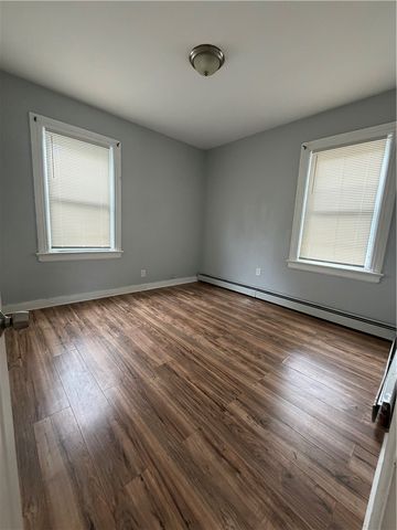 207 Pawtucket Avenue, Pawtucket, RI 02860