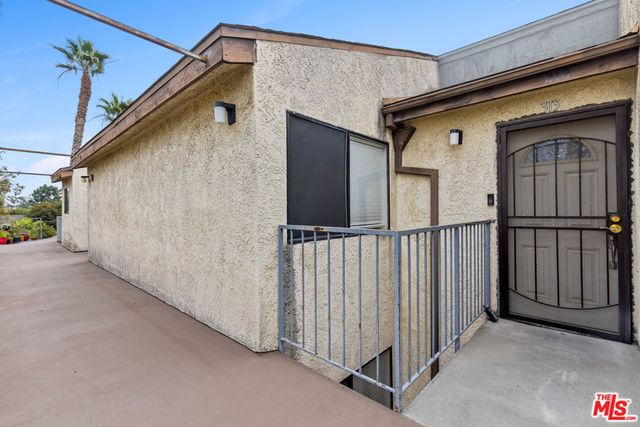 620 W Hyde Park Boulevard 313, Inglewood, CA 90302