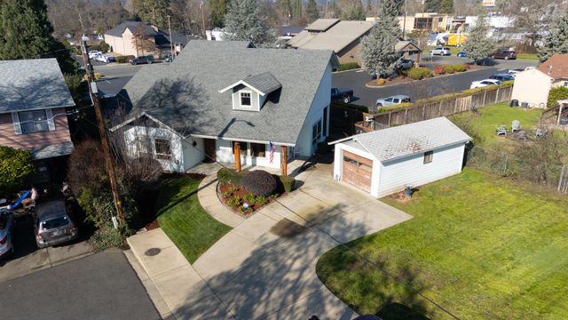 1316 NE Foster Way, Grants Pass, OR 97526