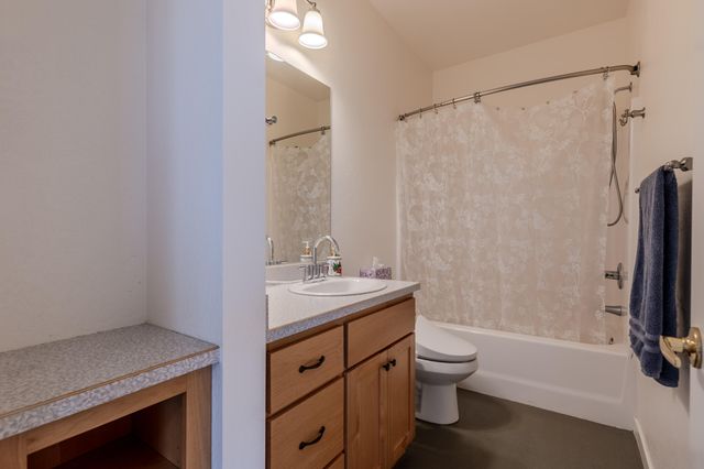 1316 NE Foster Way, Grants Pass, OR 97526