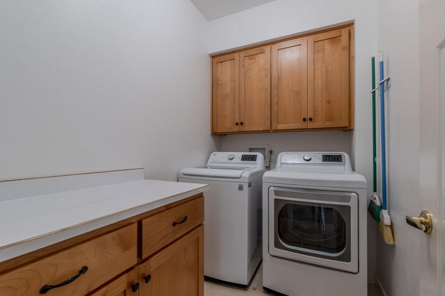 1316 NE Foster Way, Grants Pass, OR 97526