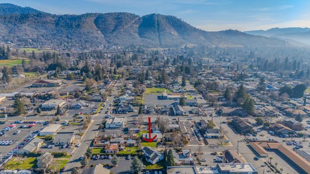 1316 NE Foster Way, Grants Pass, OR 97526