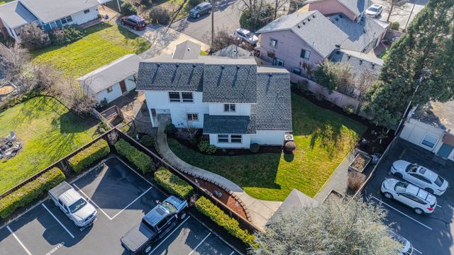 1316 NE Foster Way, Grants Pass, OR 97526