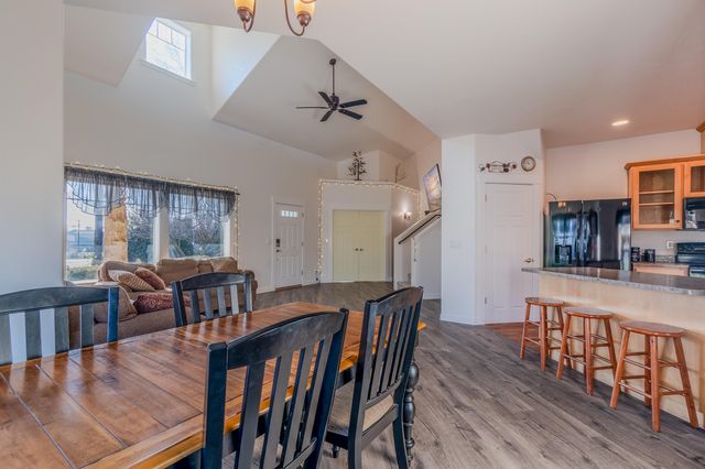 1316 NE Foster Way, Grants Pass, OR 97526