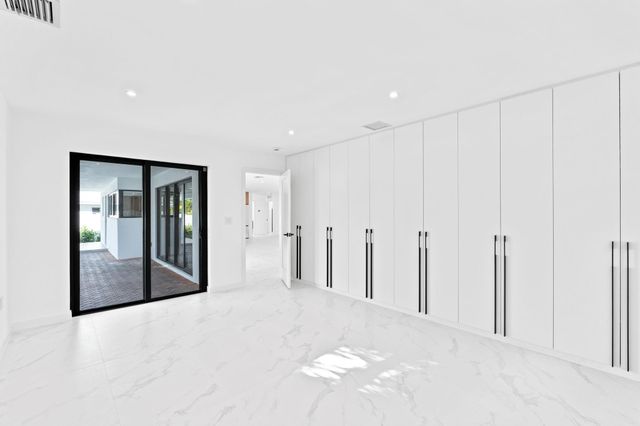 20500 Highland Lakes Boulevard, Miami, FL 33179