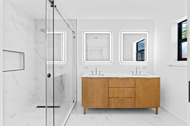 20500 Highland Lakes Boulevard, Miami, FL 33179