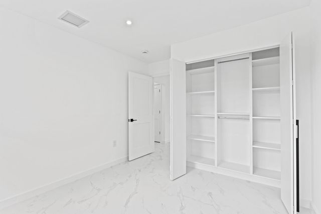 20500 Highland Lakes Boulevard, Miami, FL 33179