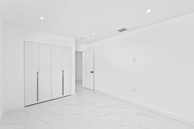 20500 Highland Lakes Boulevard, Miami, FL 33179