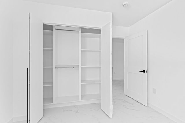 20500 Highland Lakes Boulevard, Miami, FL 33179