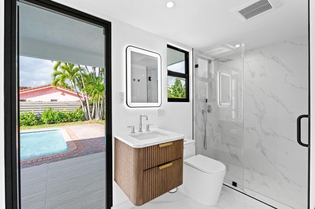 20500 Highland Lakes Boulevard, Miami, FL 33179