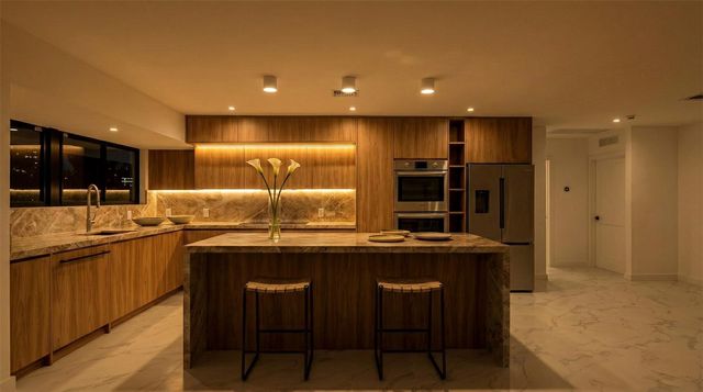 20500 Highland Lakes Boulevard, Miami, FL 33179