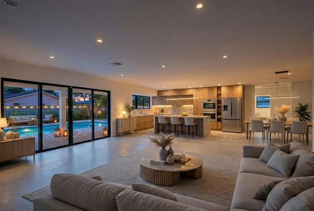 20500 Highland Lakes Boulevard, Miami, FL 33179