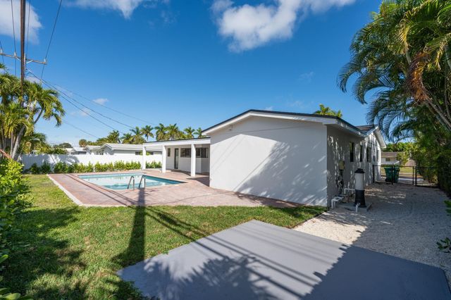 20500 Highland Lakes Boulevard, Miami, FL 33179