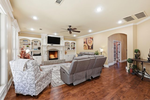 1120 Applewood Drive, Conway, AR 72034