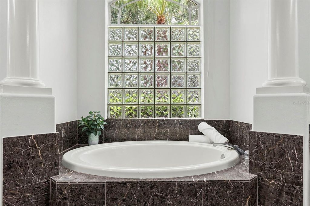 Image 32 of property listing at 8380 GOLDEN PRAIRIE DRIVE, Tampa, FL 33647
