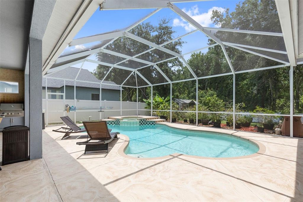 Image 9 of property listing at 8380 GOLDEN PRAIRIE DRIVE, Tampa, FL 33647