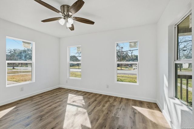 808 college, Seguin, TX 78155