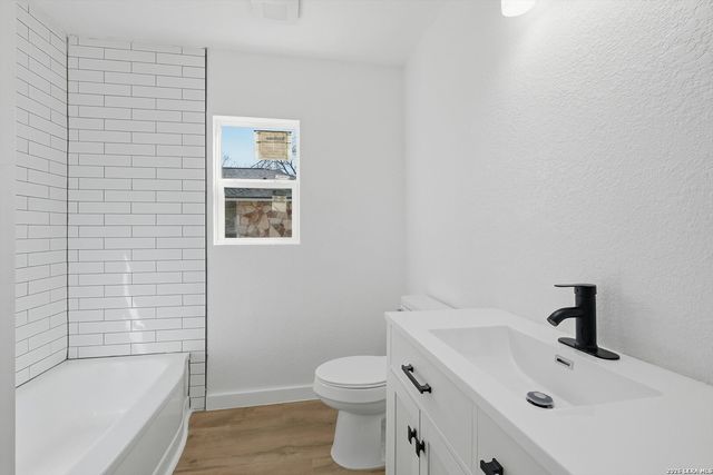 808 college, Seguin, TX 78155