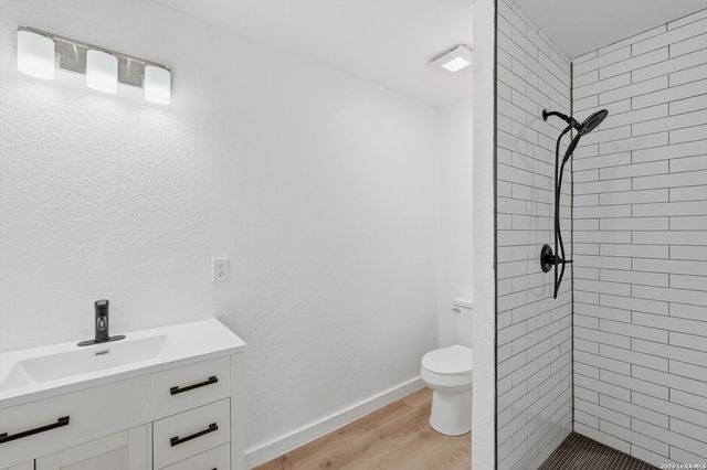 808 college, Seguin, TX 78155