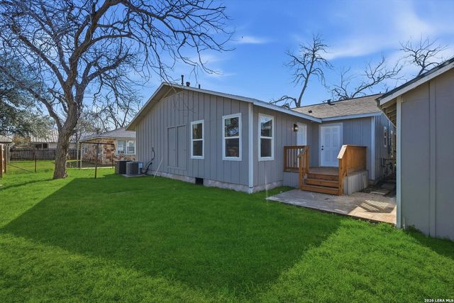 808 college, Seguin, TX 78155