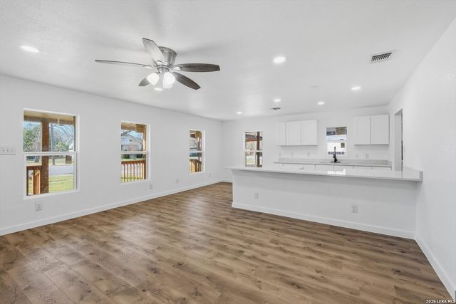 808 college, Seguin, TX 78155