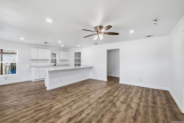 808 college, Seguin, TX 78155