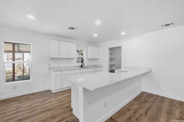 808 college, Seguin, TX 78155