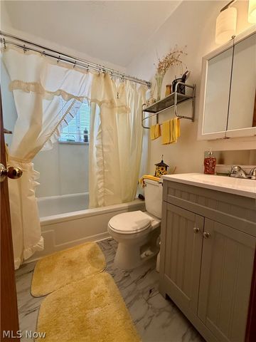 5000 Mildred Circle SW, Navarre, OH 44662