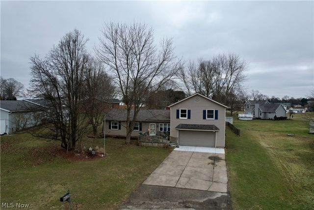 5000 Mildred Circle SW, Navarre, OH 44662