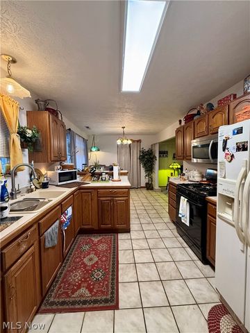 5000 Mildred Circle SW, Navarre, OH 44662