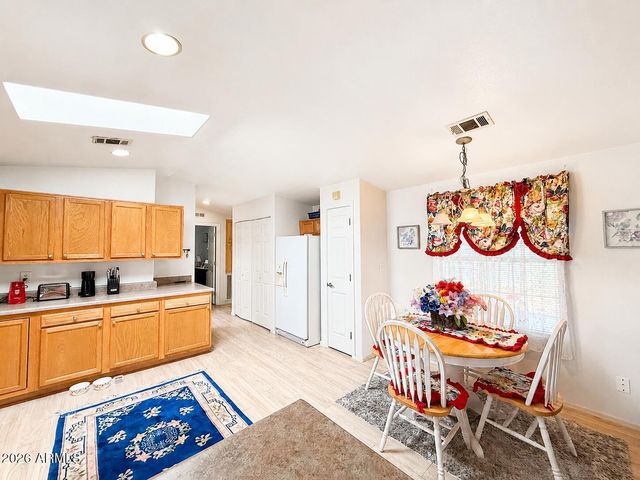 201 S Greenfield Road 11, Mesa, AZ 85206