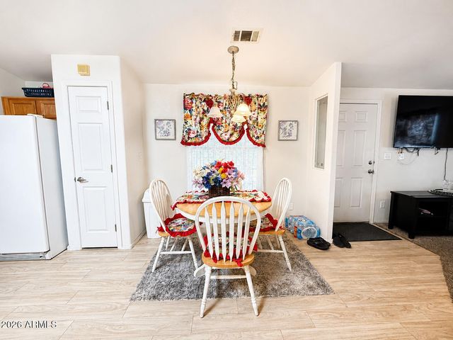 201 S Greenfield Road 11, Mesa, AZ 85206